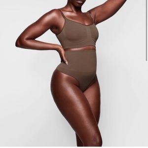SKIMS Core Control Thong Shapewear Oxide L/XL NEW